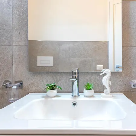 La Perla Del Mare Apartment *