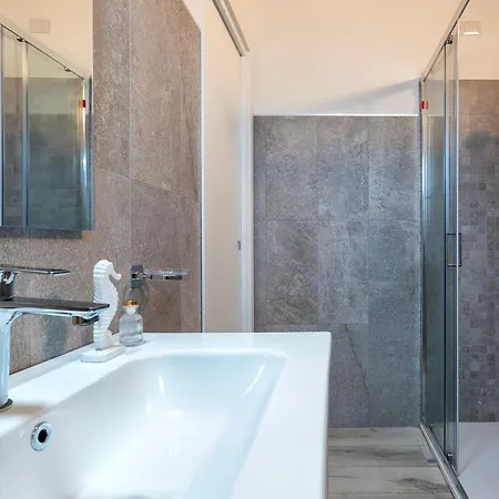 La Perla Del Mare Apartment *