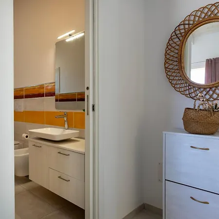 La Perla Del Mare Apartment *